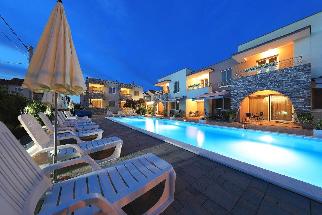 Apartments Punta Привлака Екстер'єр фото