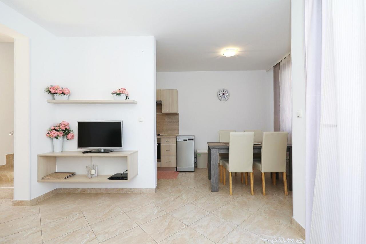 Apartments Punta Привлака Екстер'єр фото
