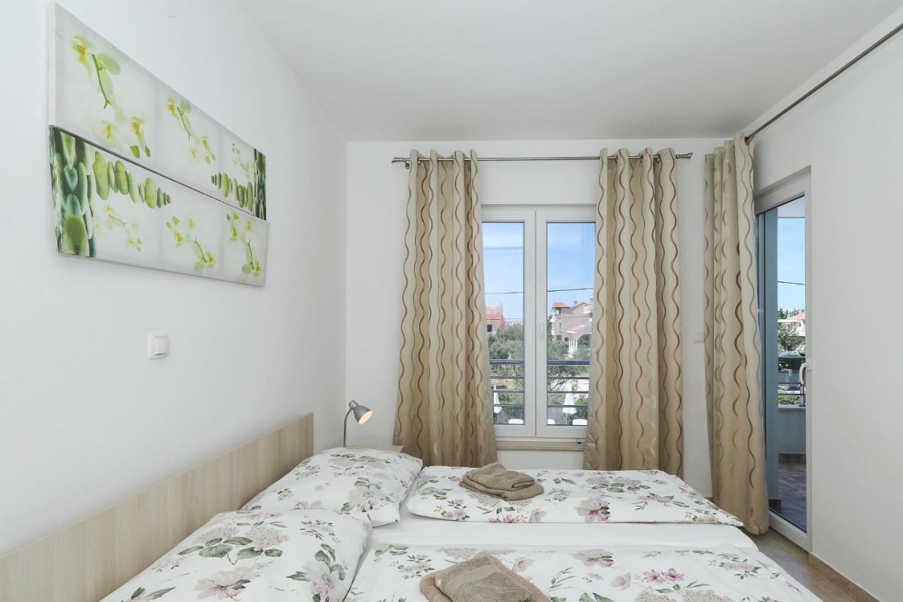 Apartments Punta Привлака Екстер'єр фото